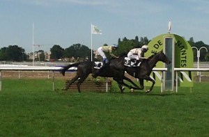 Blue Rambler Wins the Derby de l'Ouest