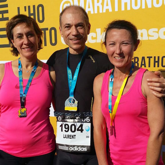 So I mentioned yesterday that Laurent finished another full marathon. Frédérique and her friend Sandrine ran the half. We got this picture today of the trio after the race was complete. Looks like it was a great day!