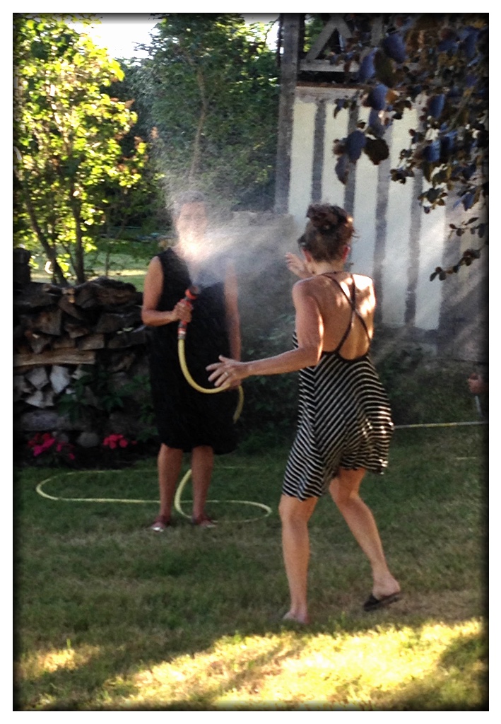 It's another scorcher in France, this time in Normandy. Christine and Melinda took turns cooling each other off. 